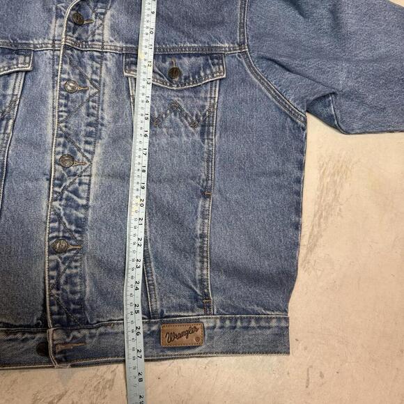 Vintage Wrangler Denim Jacket Blue Faded Wash Button Western Style Size M Retro - Picture 10 of 10